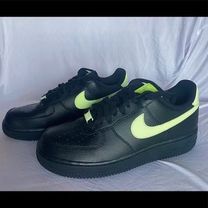 NEW Nike AF1 Black & Volt Air Force 1